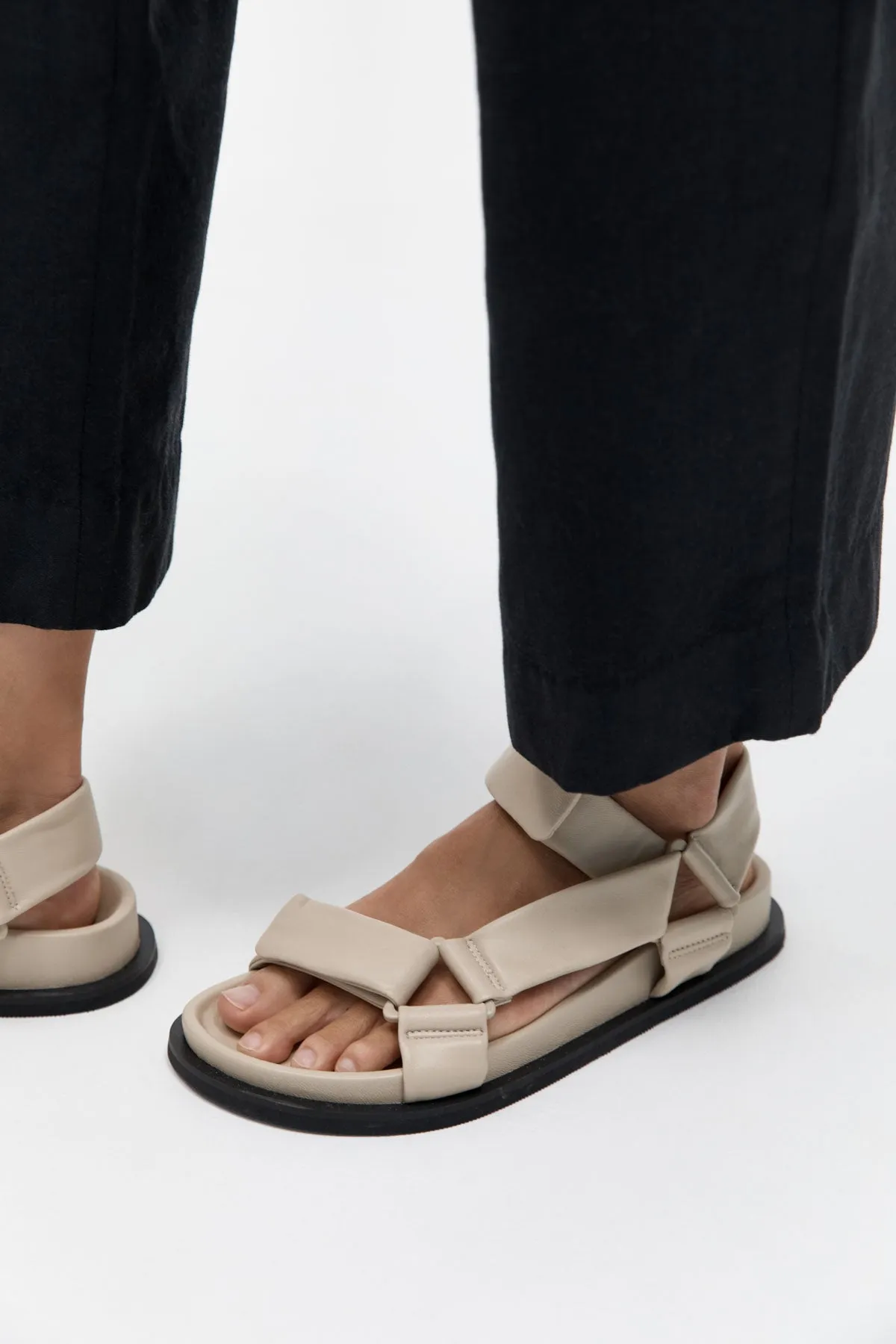 PADDED SPORTSU SANDAL - ECRU